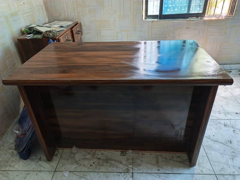Office Table 0