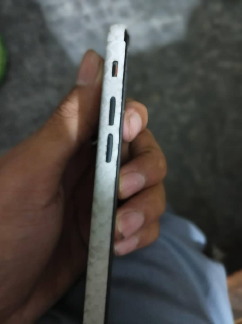 iphone SE 2nd generation 3