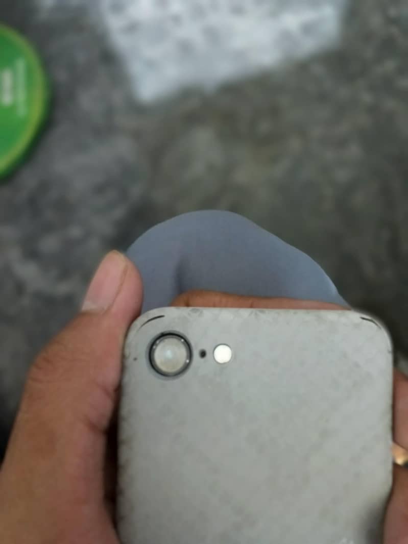 iphone SE 2nd generation 4