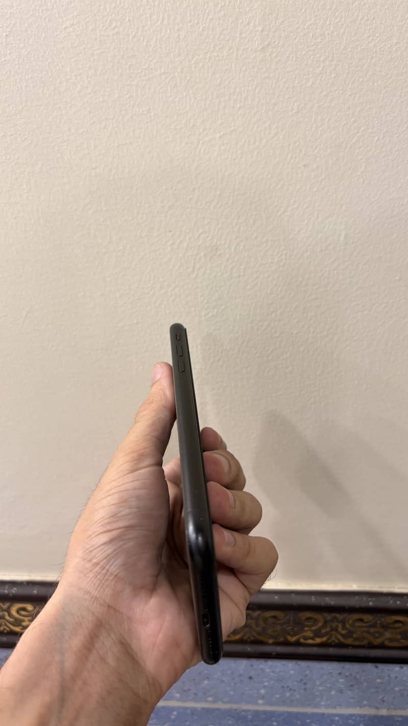iPhone XR 1