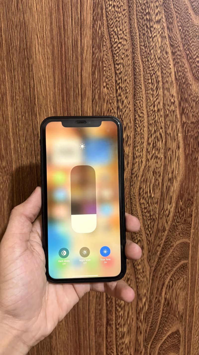 iPhone XR 4