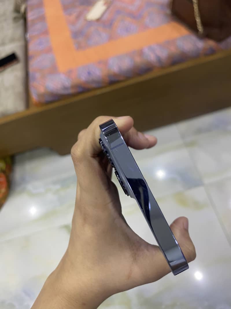 13 pro max LLA 0