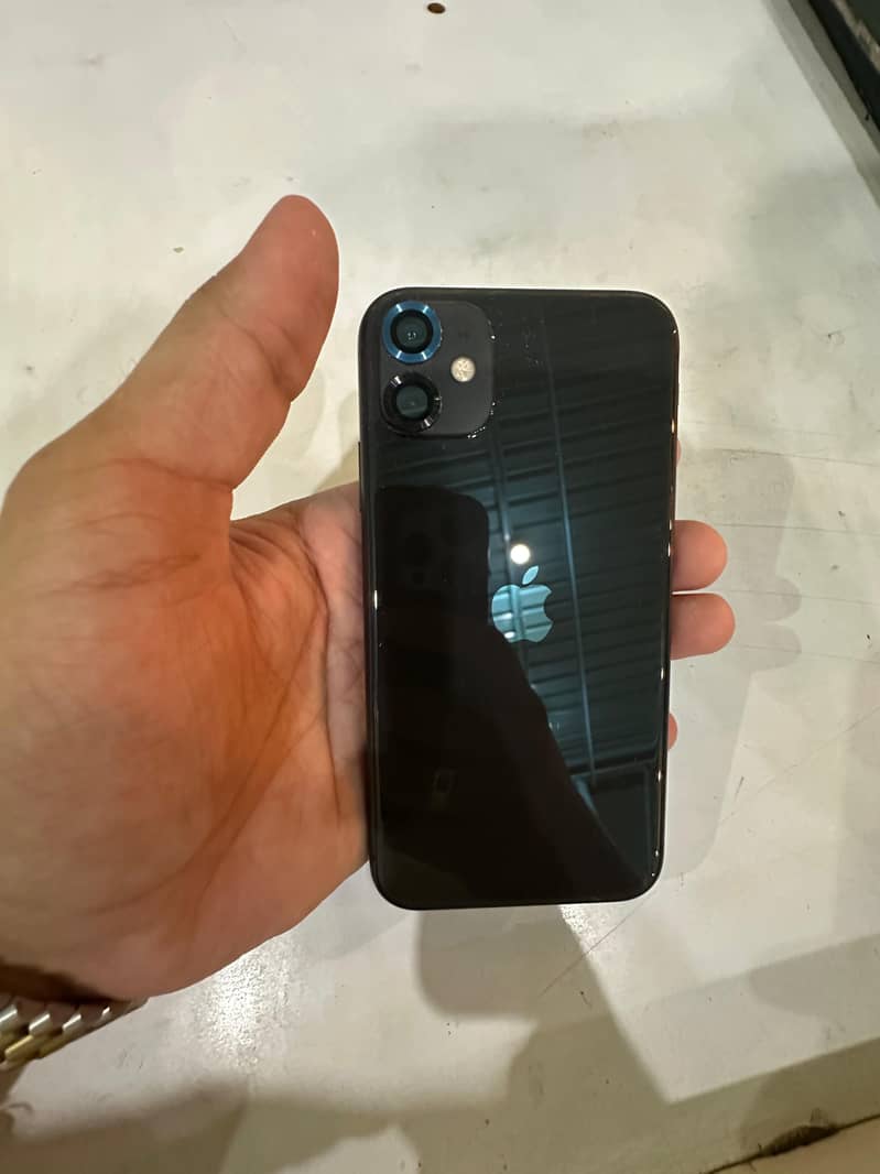 iPhone 11 4