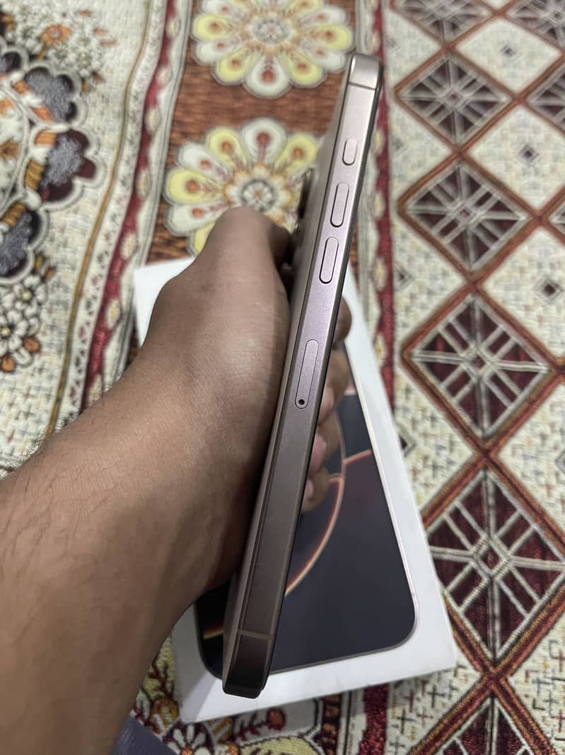 iPhone 16 Pro Max 0