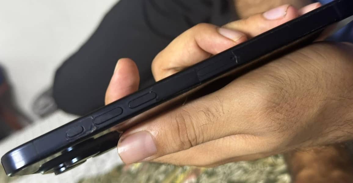 iphone 15 pro max 4
