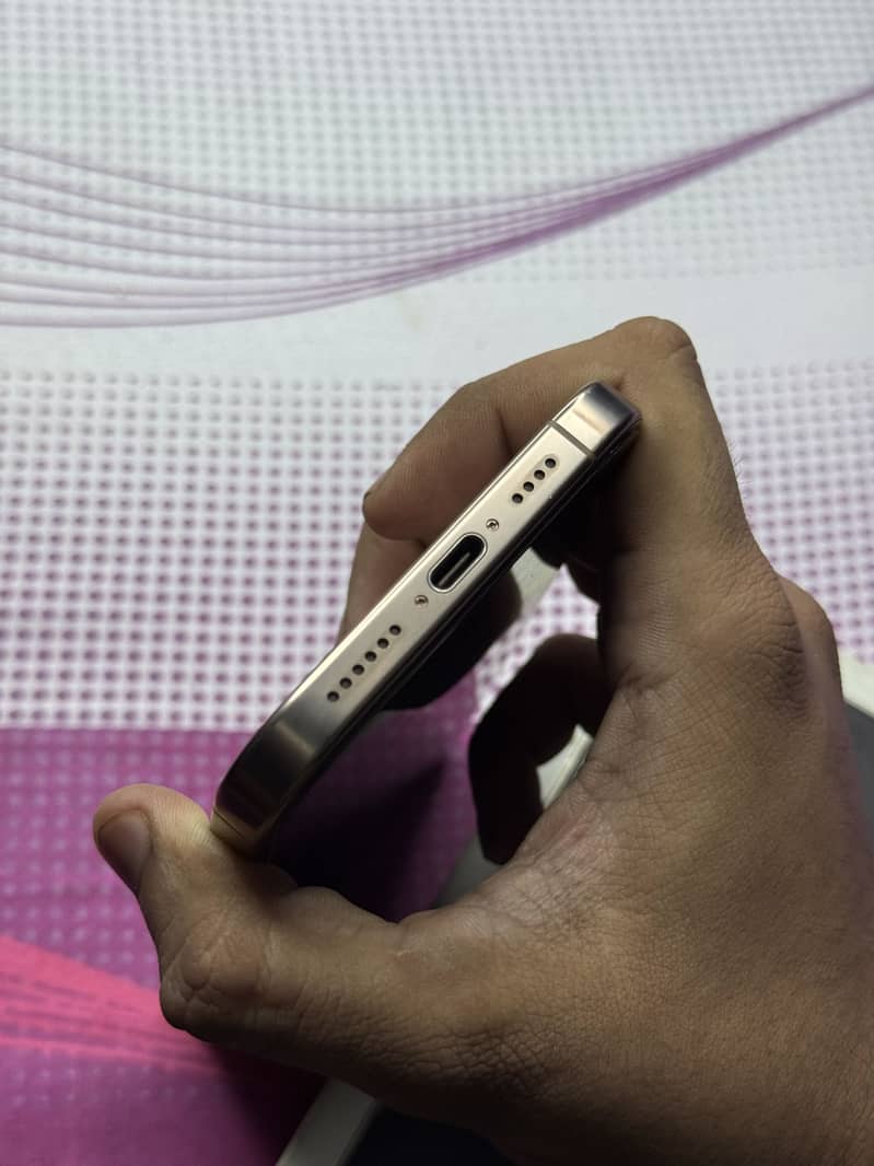 16 pro max desert titanium 1