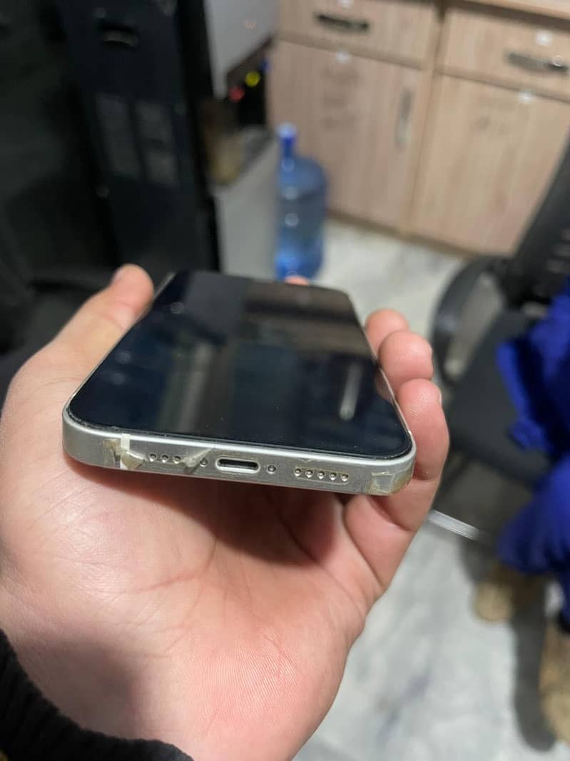 iPhone 12 0