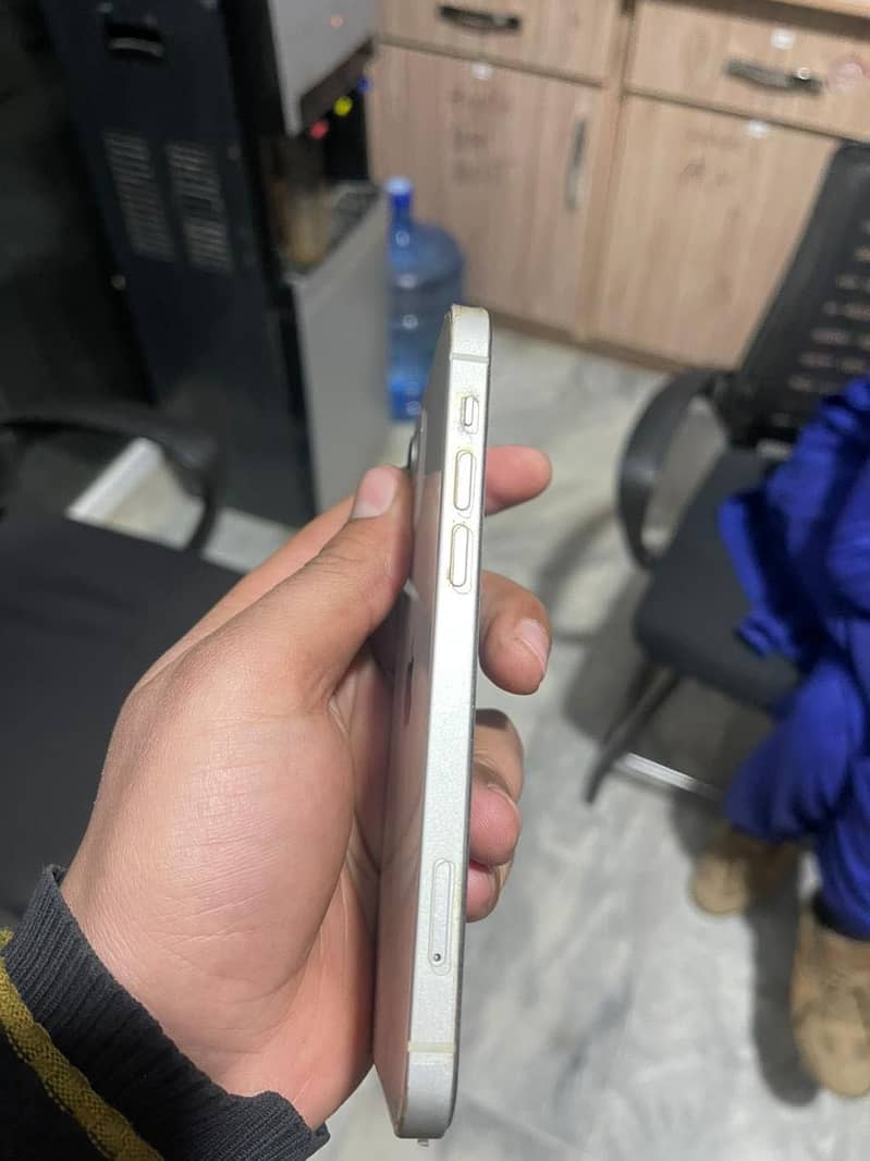 iPhone 12 1