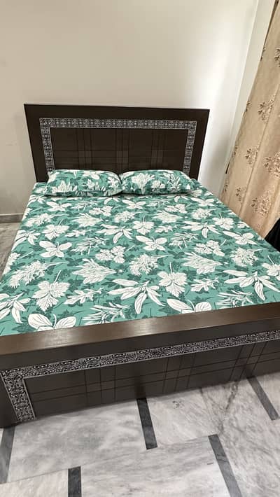 Queen bed with dresser