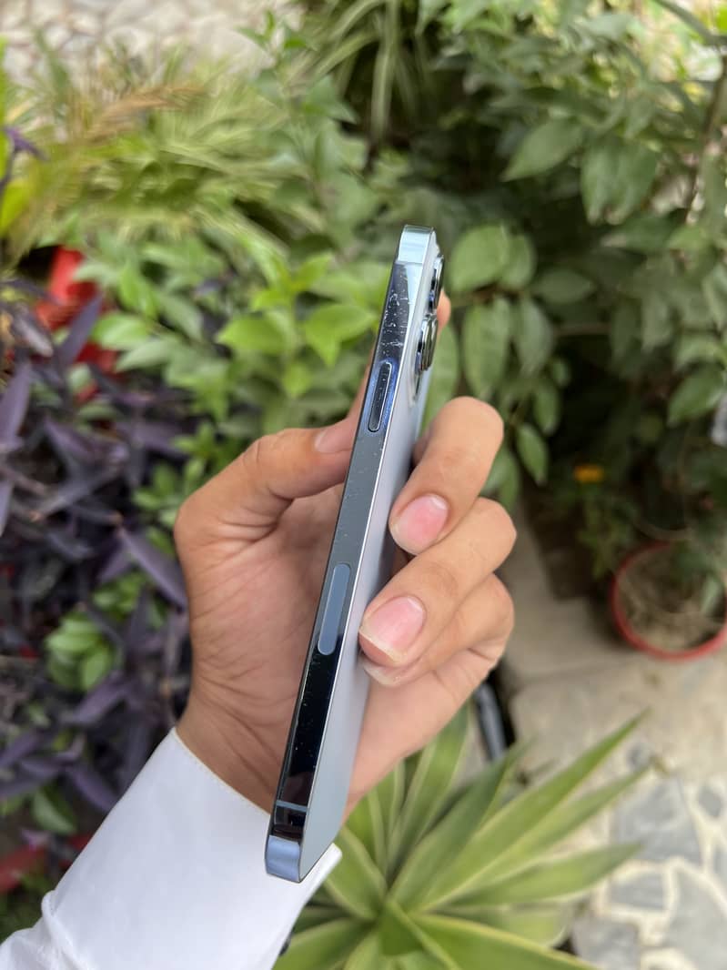 iPhone 13 pro max 4