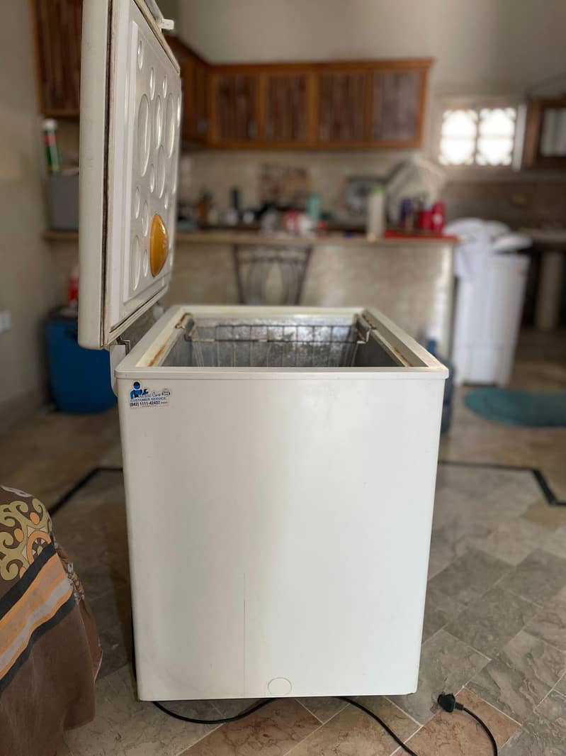single door deep freezer 8