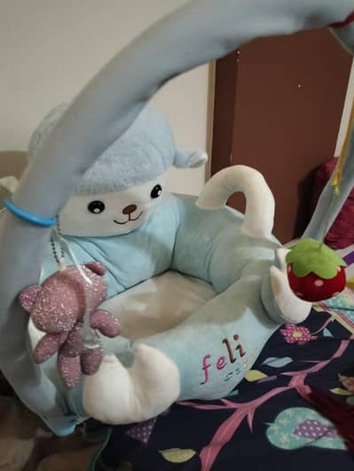 baby sofa seat in very good condition