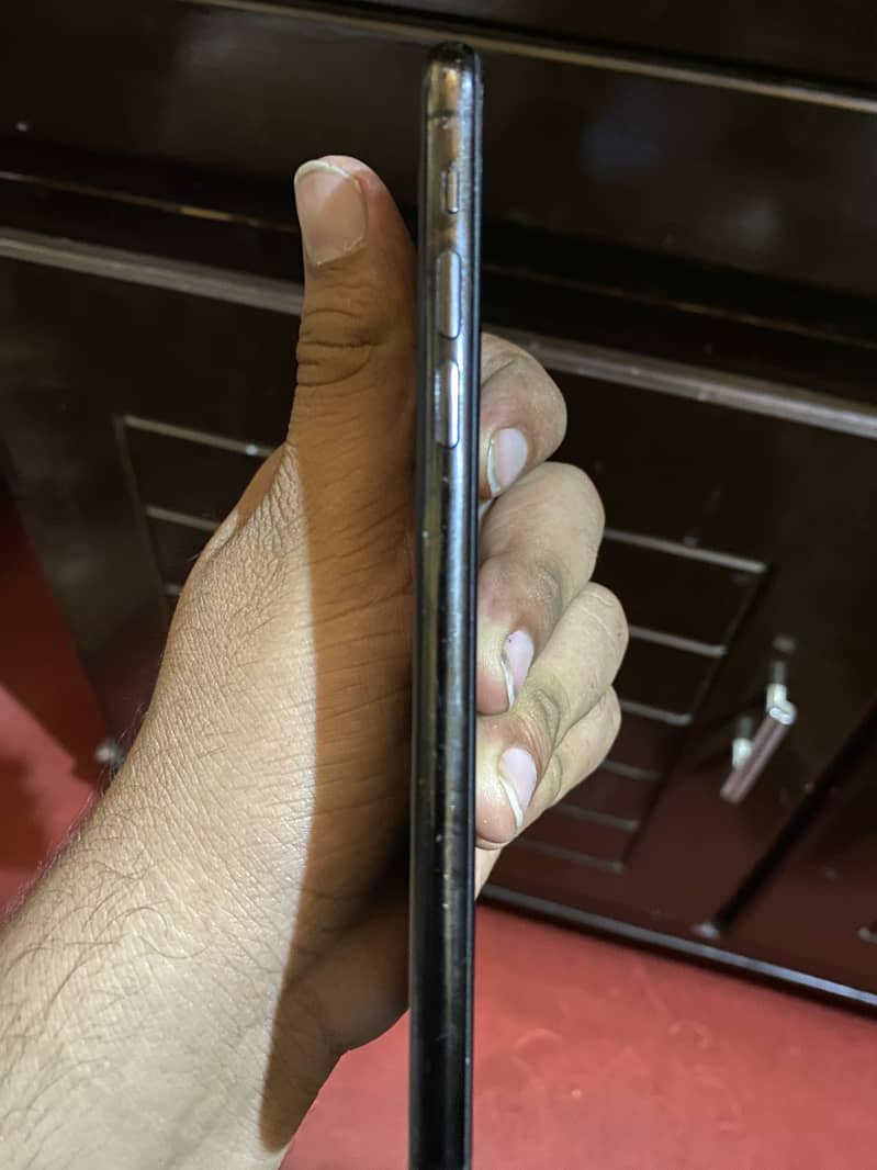 iPhone 11 Pro Max 2
