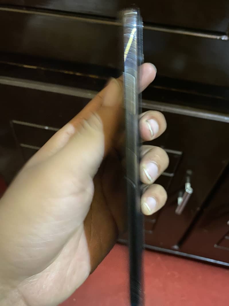iPhone 11 Pro Max 4