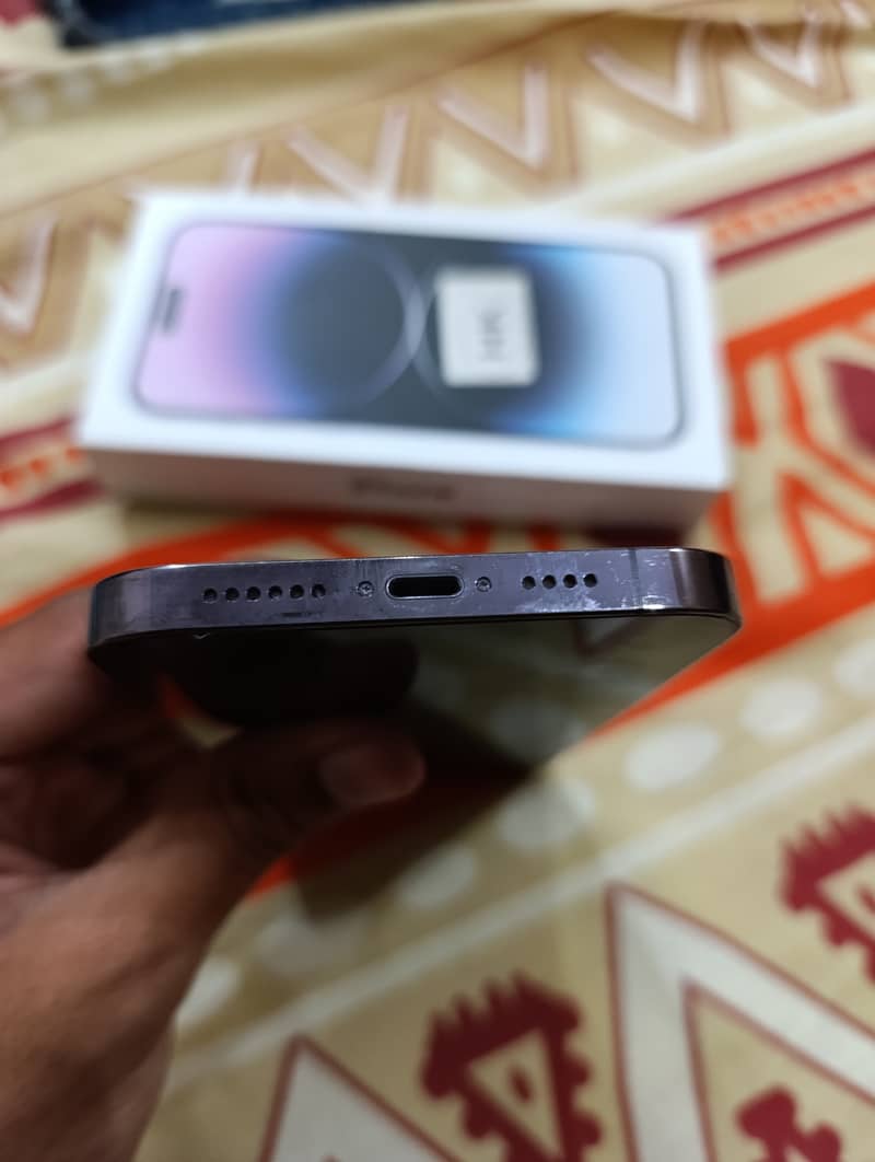 Apple iPhone 14 Pro Max 1