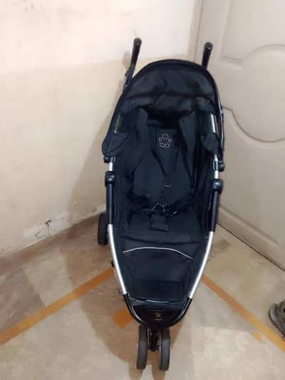 cabin friendly stroller in excellent condition