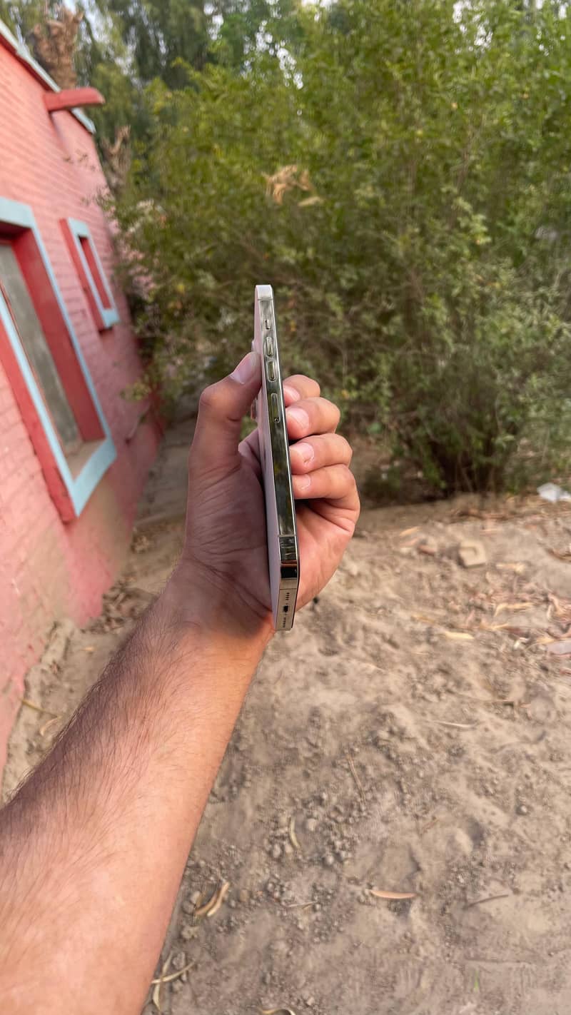 IPHONE 13PM 5