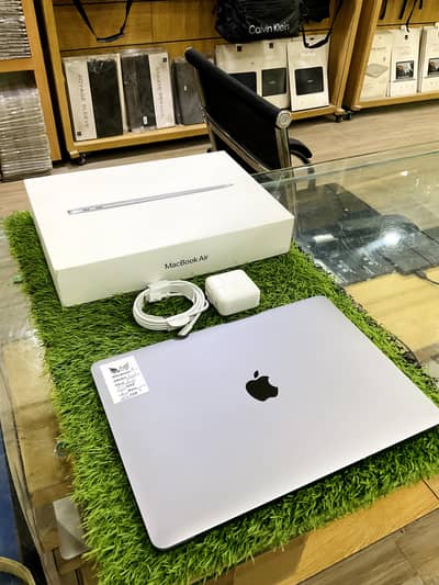MacBook Air (M1 chip) (2020 Model) (13 inches)