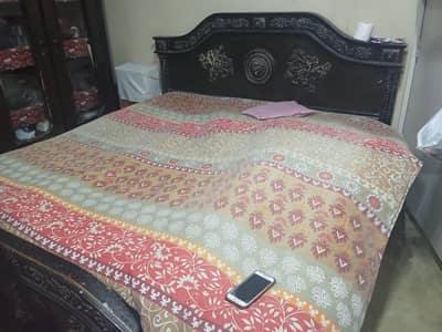 Bed, Almirah, devider with side tables