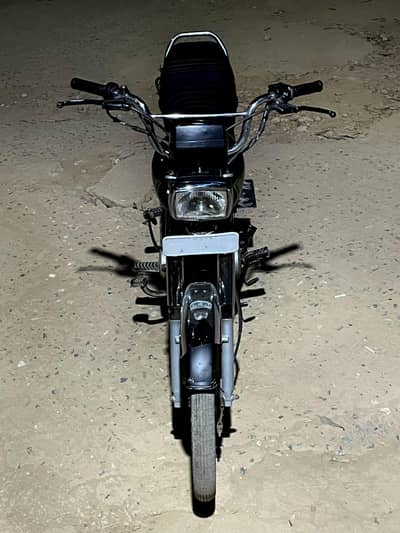 Honda CD 70 with all accessories and all genuine parts.