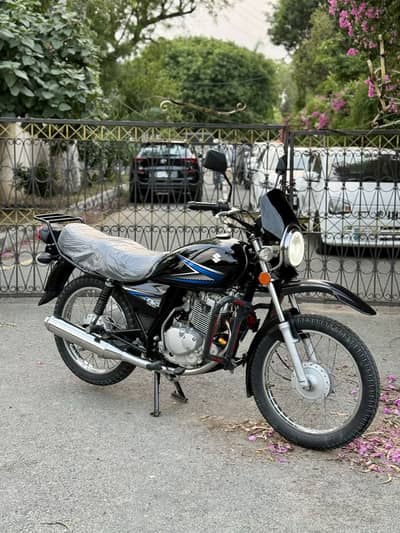 Suzuki GS-150 2024 end only 5000kms driven scratch less condition