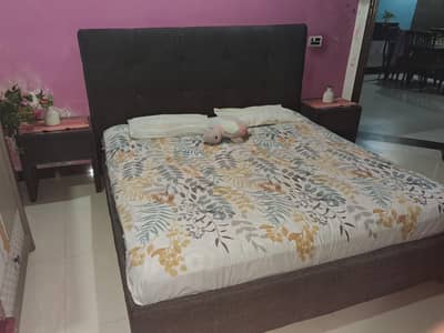 King side bed with 2 side tables