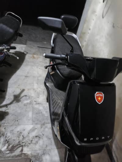 Metro electric bike for sale only 1 month used. . .