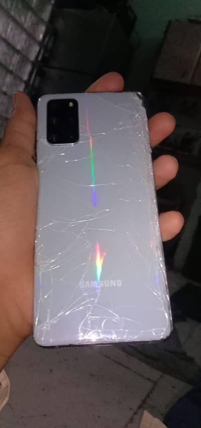 mobile all ok chalta ha bass lines a gai ha or front camera ma dust ha