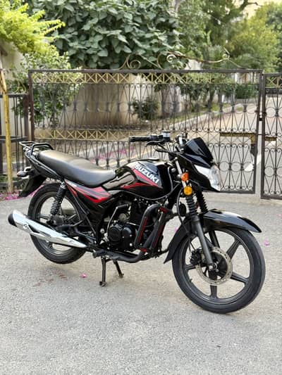 Suzuki GR-150 only 9000kms driven scratch less condition