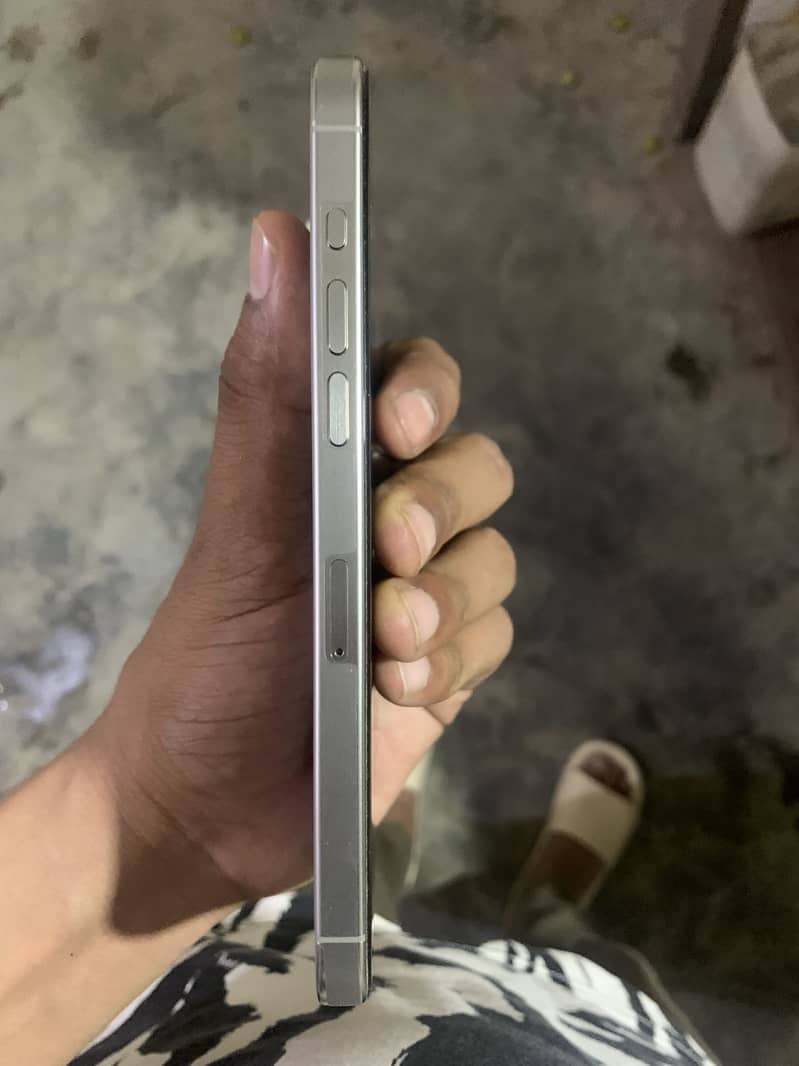 Iphone 15Pro max 3