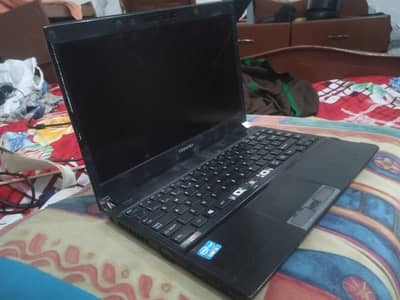 Toshiba Portege R930 Core i3 4GB RAM 250GB HDD Broken LCD Screen