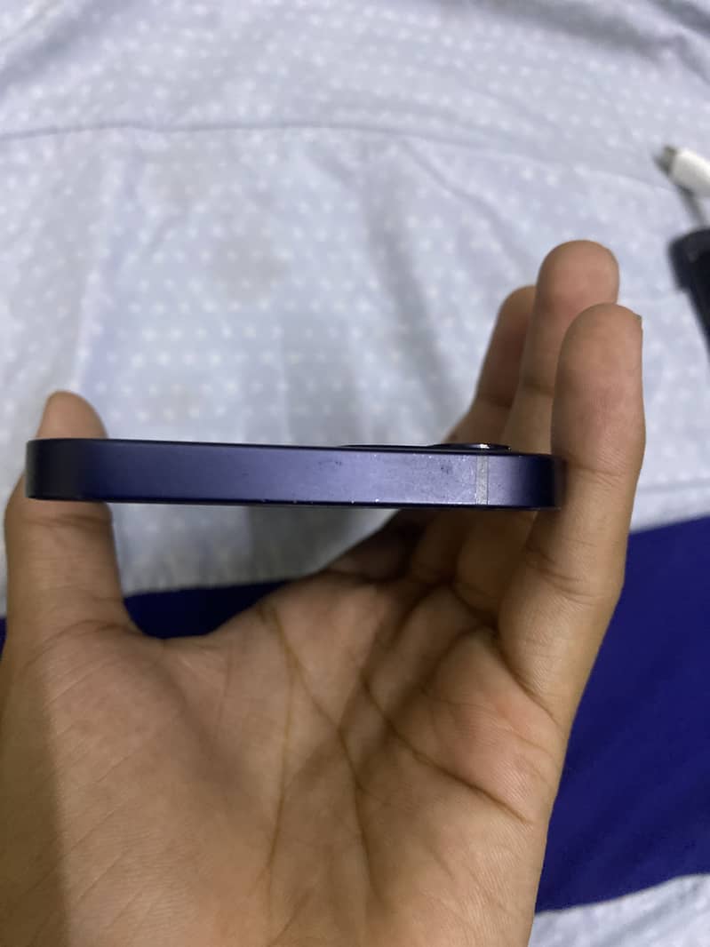 Iphone 12 4