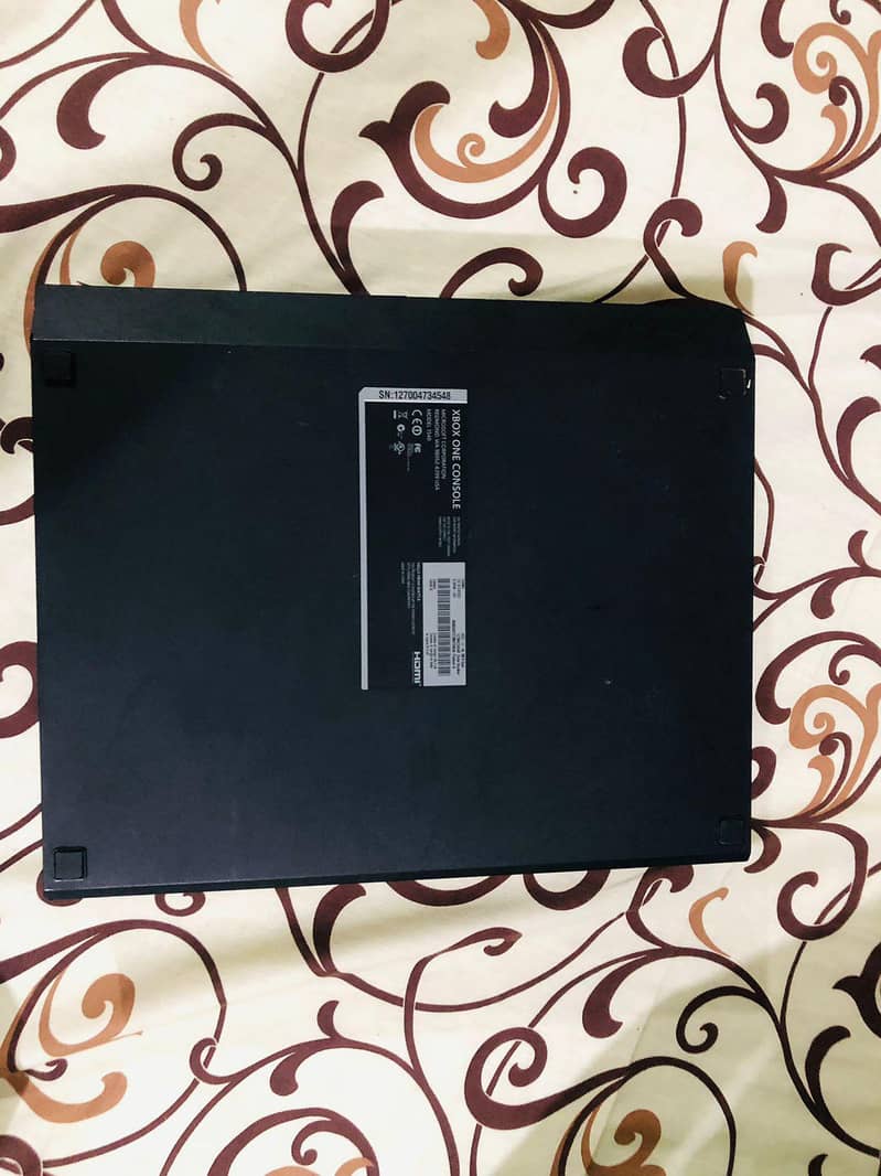 XBOX ONE (BLACK MODEL) 2