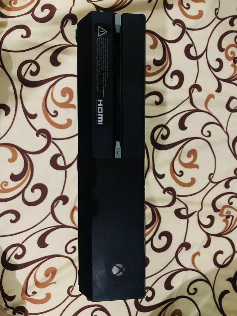 XBOX ONE (BLACK MODEL) 4