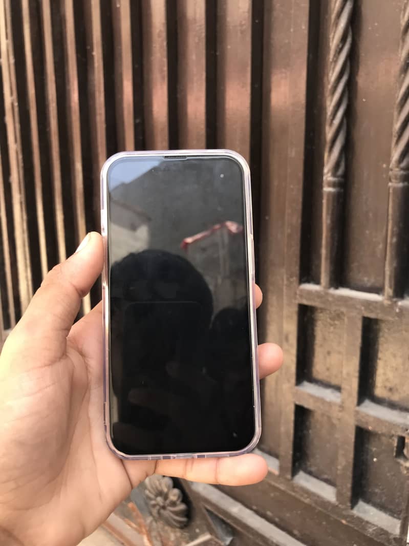 iPhone 14 3