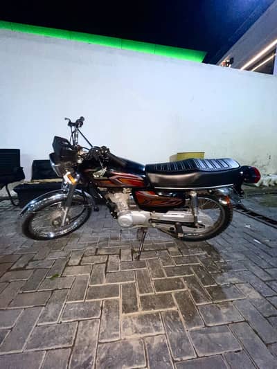 Honda cg 125 2022 model black motorbike