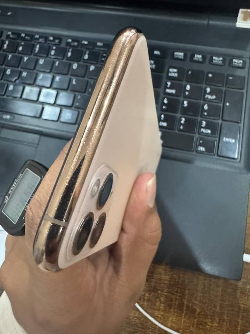 iphone 11 pro max 3