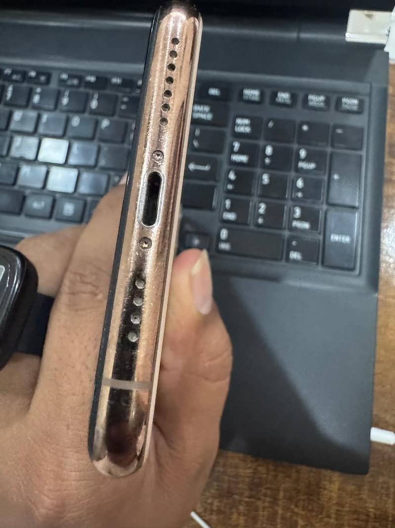 iphone 11 pro max 4