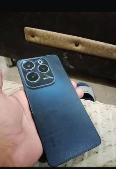 Infinix Hot 40 With complete Box & accessories.