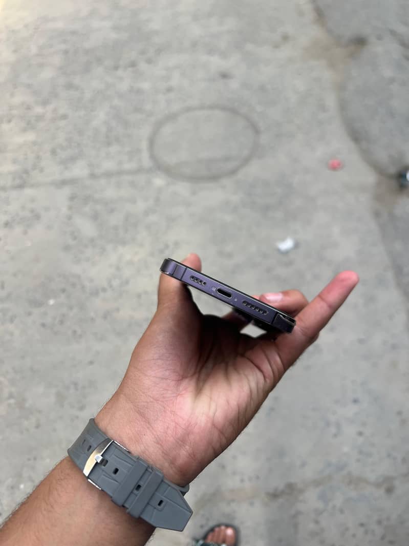 IPHONE1 14 PRO MAX 1