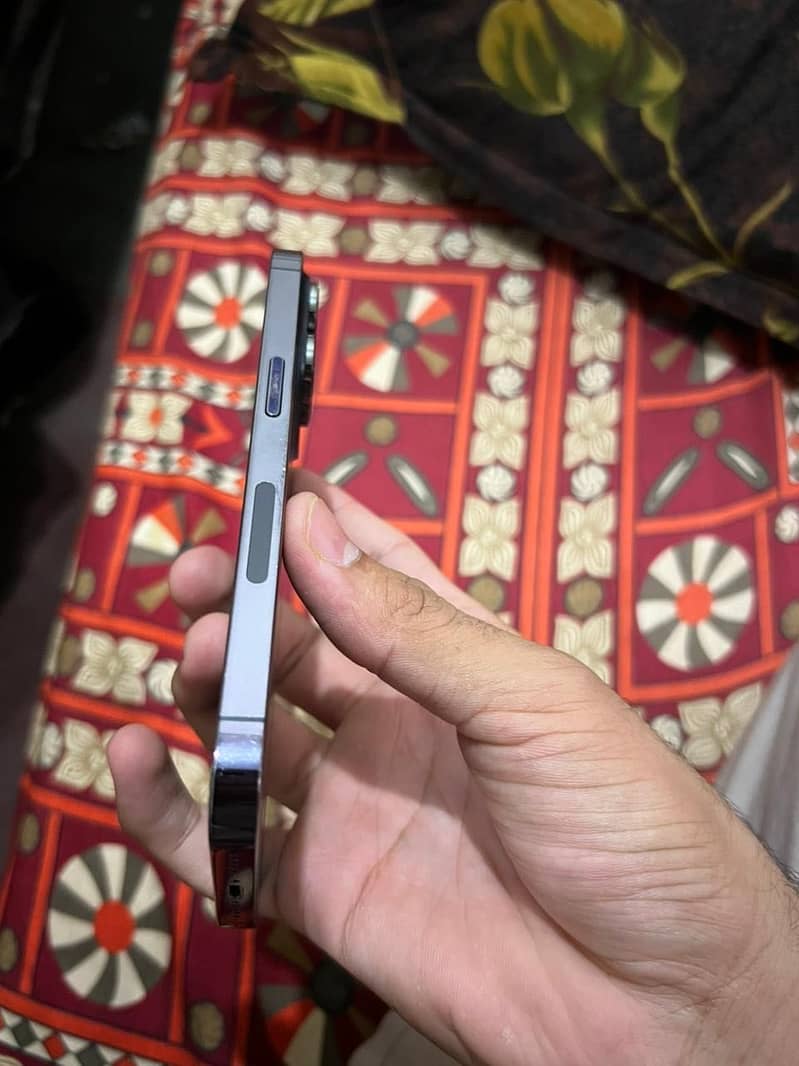 iPhone 14 Pro 2