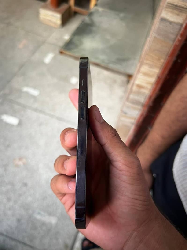 iPhone 14 Pro 3