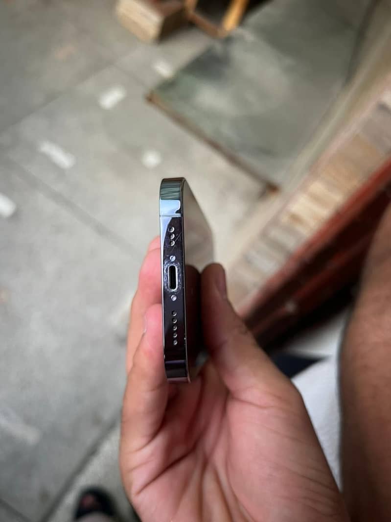 iPhone 14 Pro 4