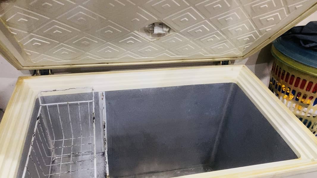 Single Door Deep Freezer 4