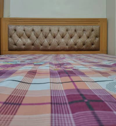 King Size Bedroom Furniture Set with Mattress (Repairs Needed)