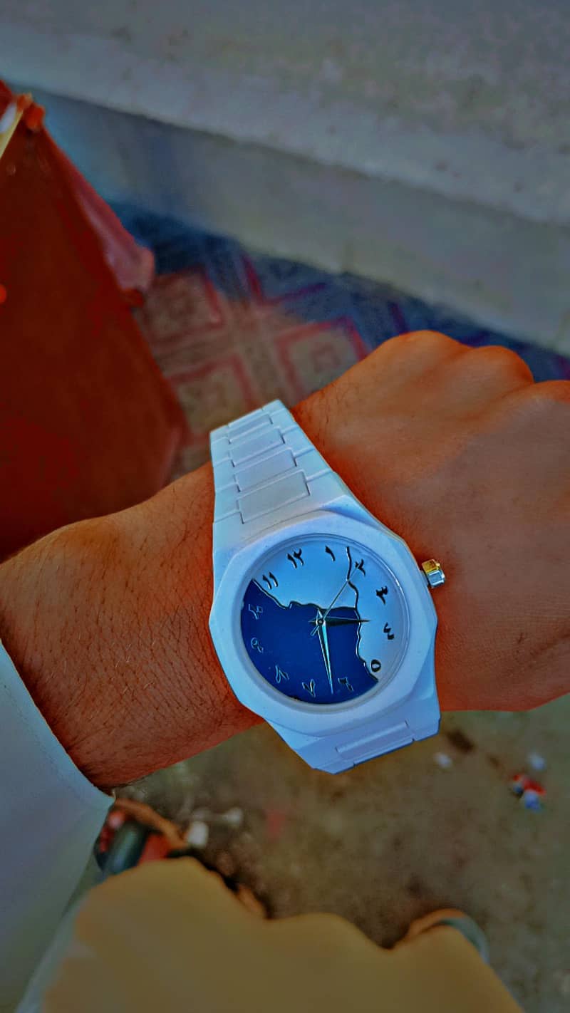 Aura watch 0