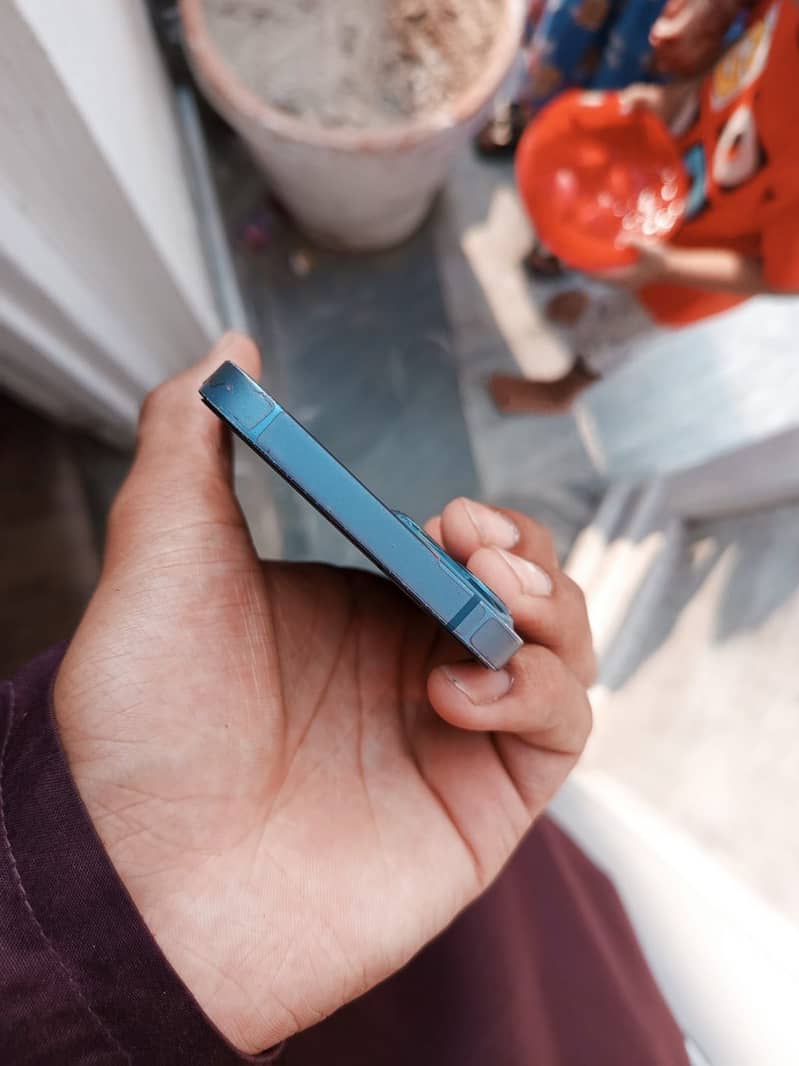 iPhone 13 5