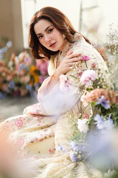 Luxury Embroidered Lawn Suit with Chiffon Dupatta | Pakistani Designer