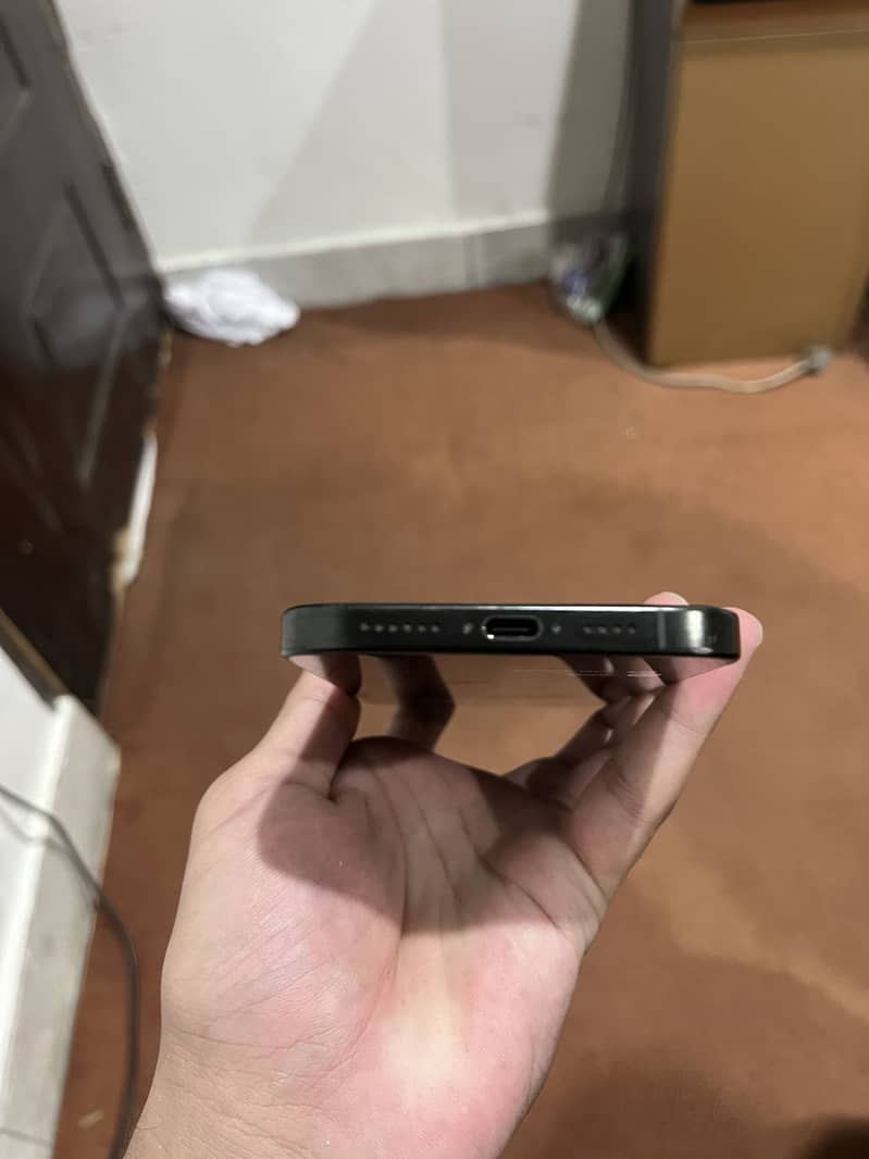 Iphone 16 pro max 5