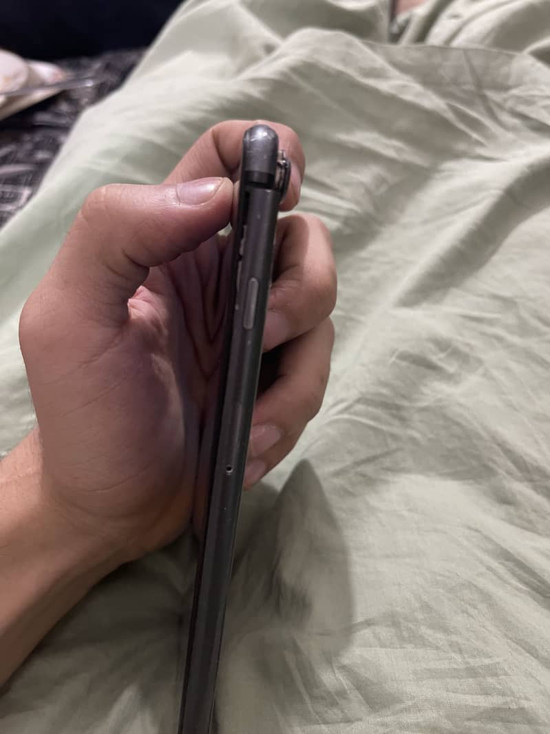 Iphone 8plus back break 1